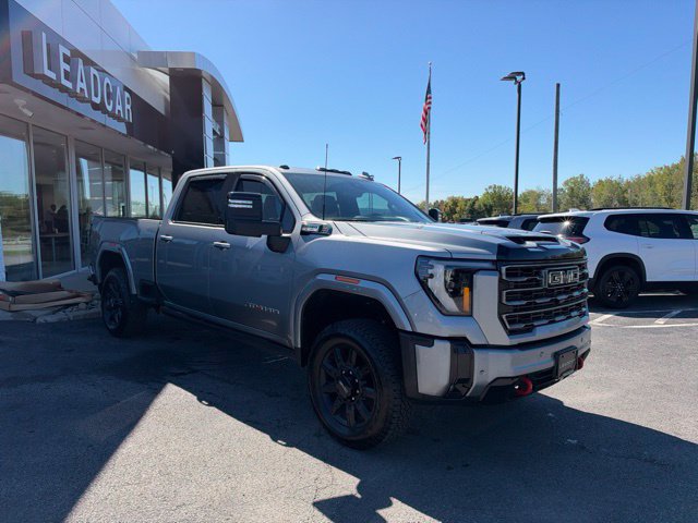 Used 2025 GMC Sierra 3500 AT4 w/ AT4 Premium Plus Package AWD/4WD image 7