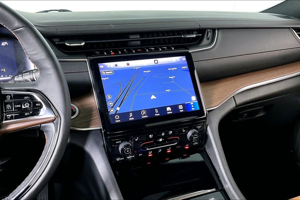 Used 2024 Jeep Grand Cherokee L Summit w/ Advanced Protech Group IV image 6