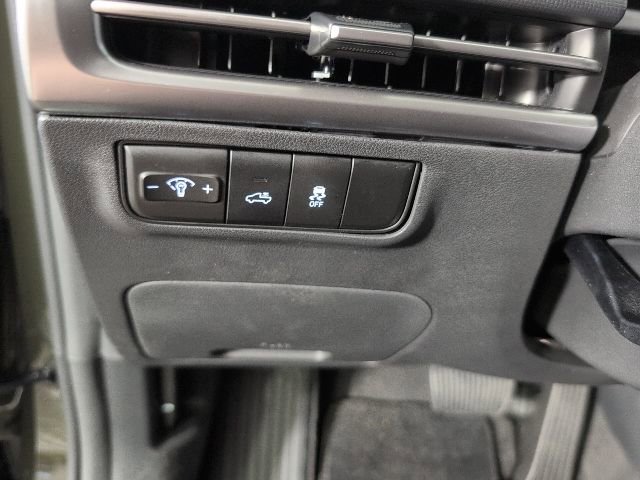 Used 2026 Hyundai Santa Cruz SEL image 17