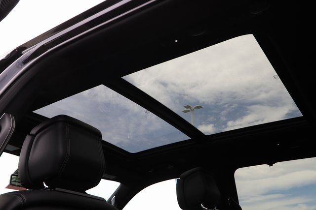 New 2024 Jeep Grand Wagoneer L 4WD w/ Convenience Group III image 29