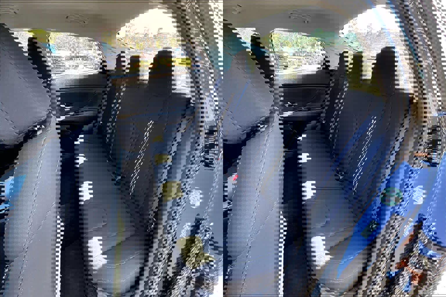 Used 2023 Hyundai Elantra SEL image 18