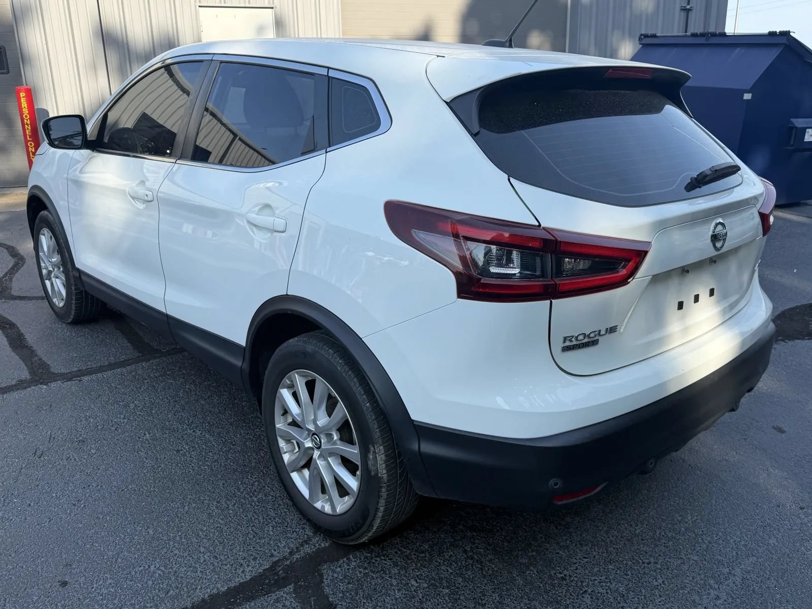 Used 2022 Nissan Rogue Sport S AWD/4WD image 2