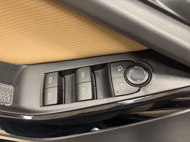 Used 2026 Chevrolet Equinox ACTIV w/ Convenience Package III image 39