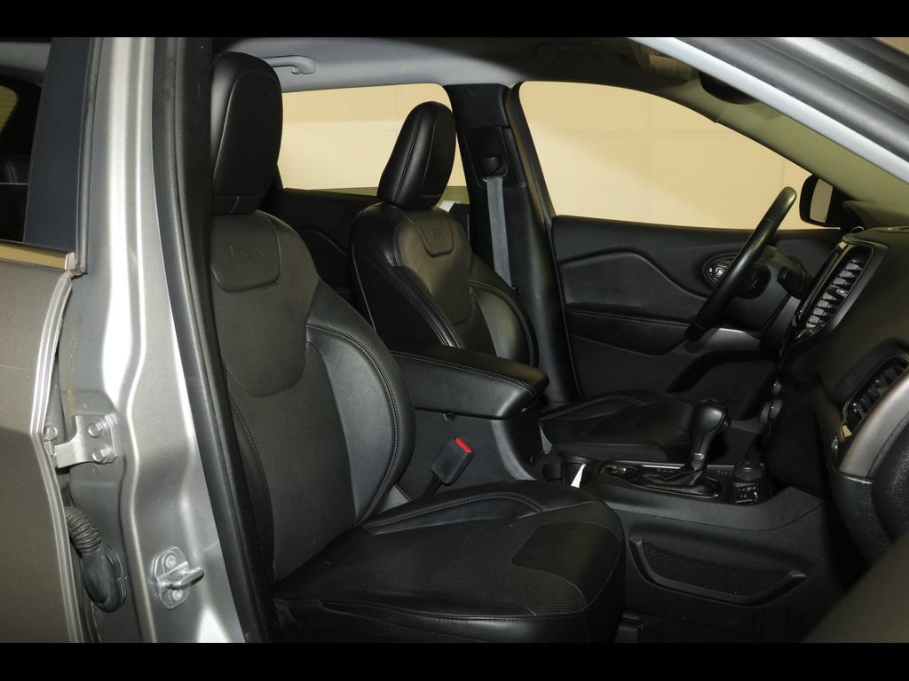 Used 2020 Jeep Cherokee Limited AWD/4WD image 32