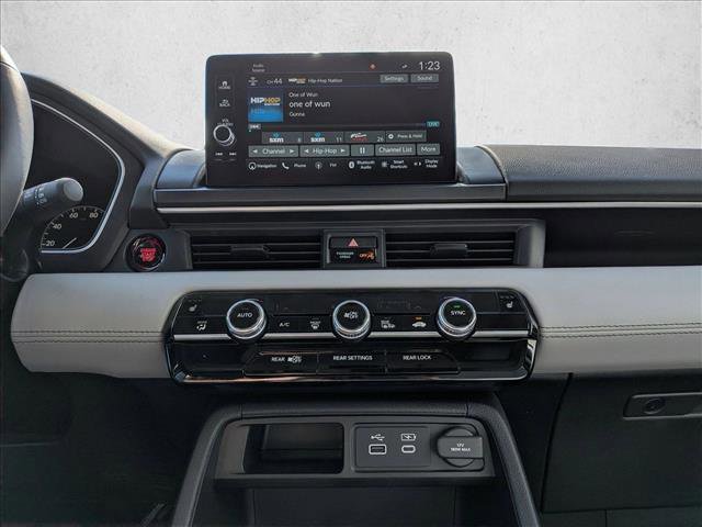 New 2025 Honda Pilot Touring image 11