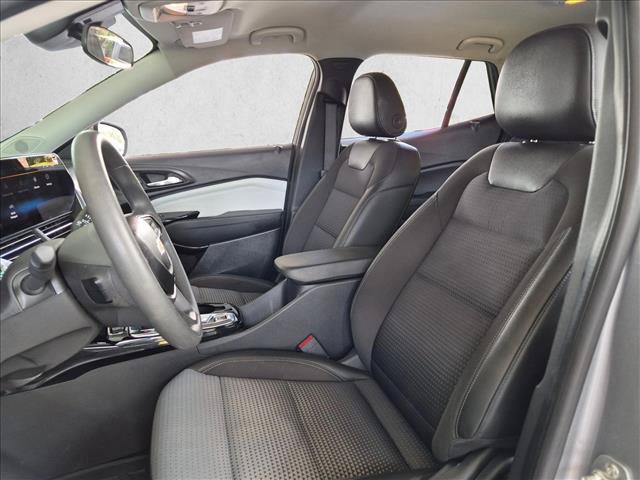 Used 2024 Chevrolet Trax LT FWD image 13