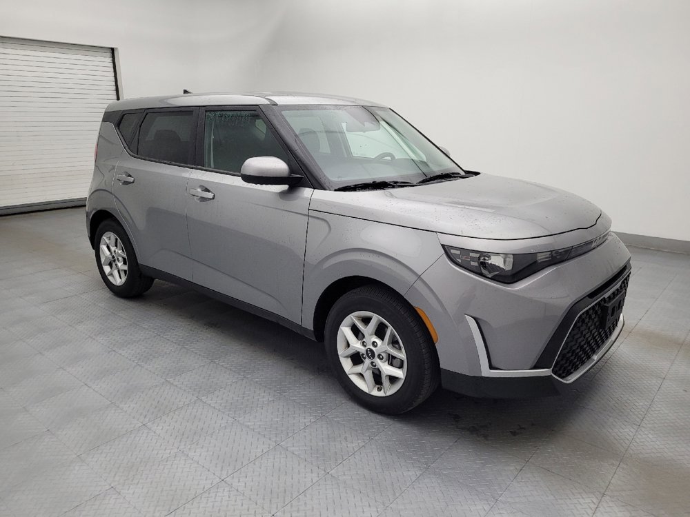 Used 2025 Kia Soul LX image 11