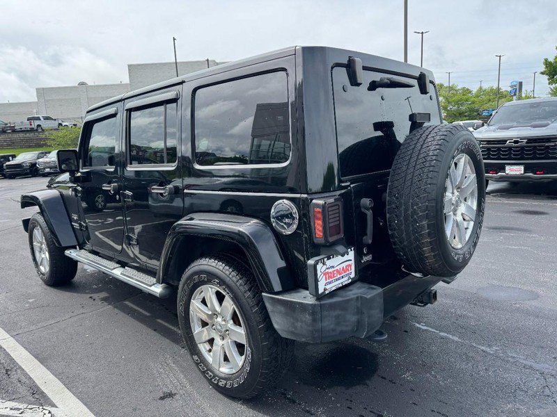 Used 2017 Jeep Wrangler Unlimited Sahara w/ Dual Top Group AWD/4WD image 5