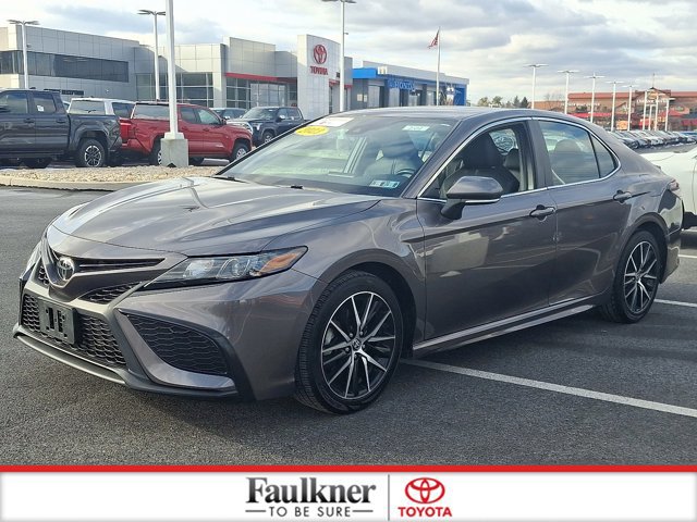 Certified 2023 Toyota Camry SE image 3