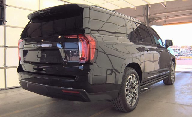 Used 2024 GMC Yukon XL Denali Ultimate image 4