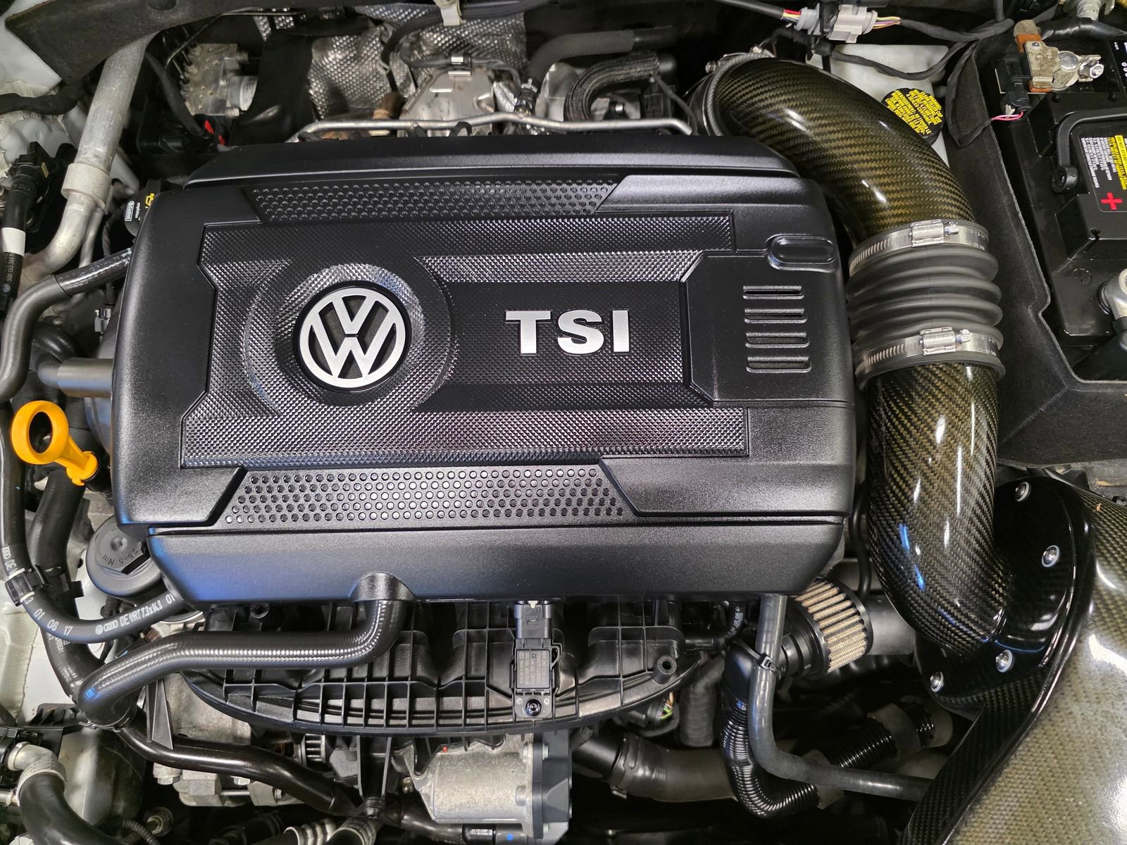 Used 2018 Volkswagen GTI SE w/ SE Leather Package FWD image 4