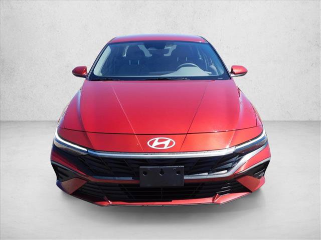 Used 2024 Hyundai Elantra SEL FWD image 2