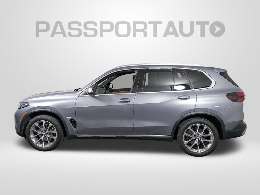 Used 2026 BMW X5 xDrive40i w/ Premium Package AWD/4WD image 2