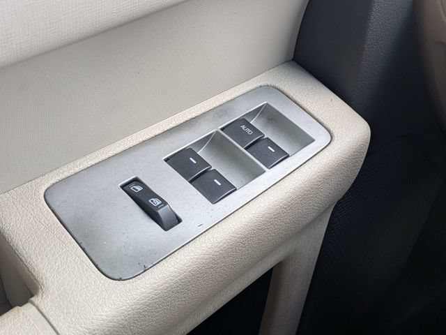 Used 2010 Ford Flex SE FWD image 23