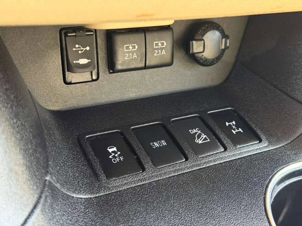 Used 2018 Toyota Highlander XLE image 20