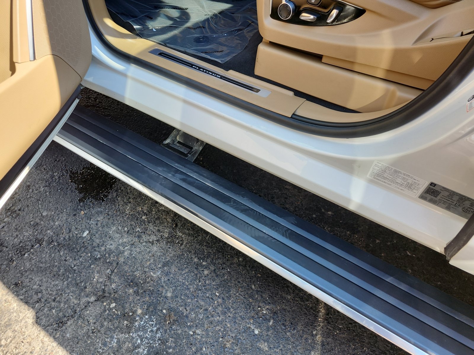 Used 2018 Cadillac Escalade Platinum AWD/4WD image 19