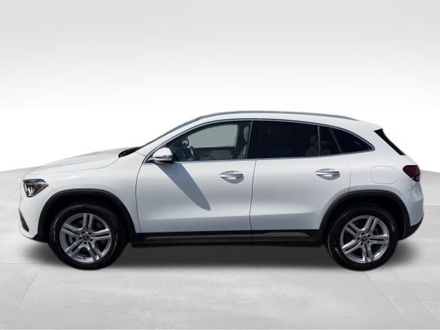 Used 2022 Mercedes-Benz GLA 250 4MATIC image 4
