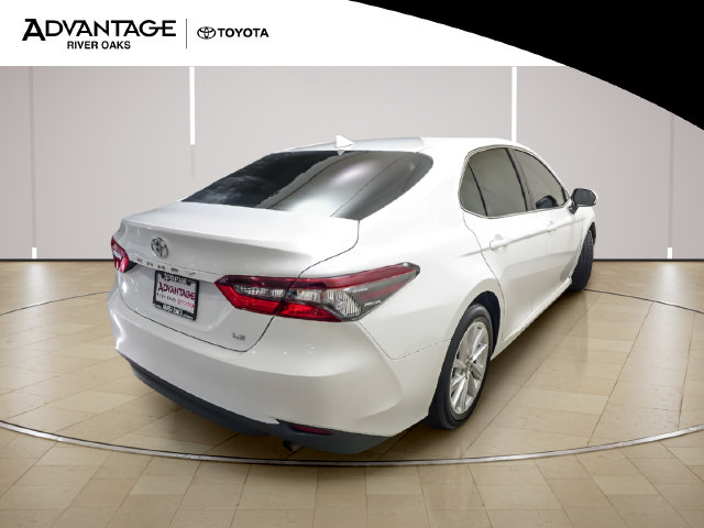 Used 2021 Toyota Camry LE FWD image 7