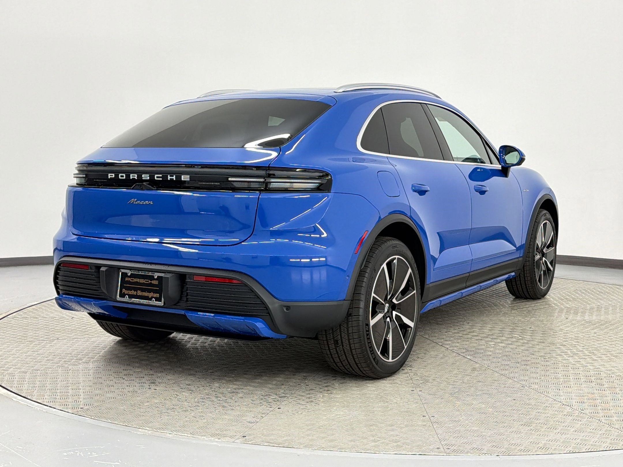 New 2026 Porsche Macan Electric RWD image 9