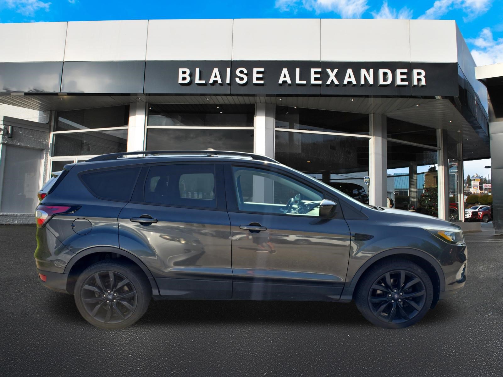 Used 2018 Ford Escape SE w/ SE Sport Appearance Package AWD/4WD video 2