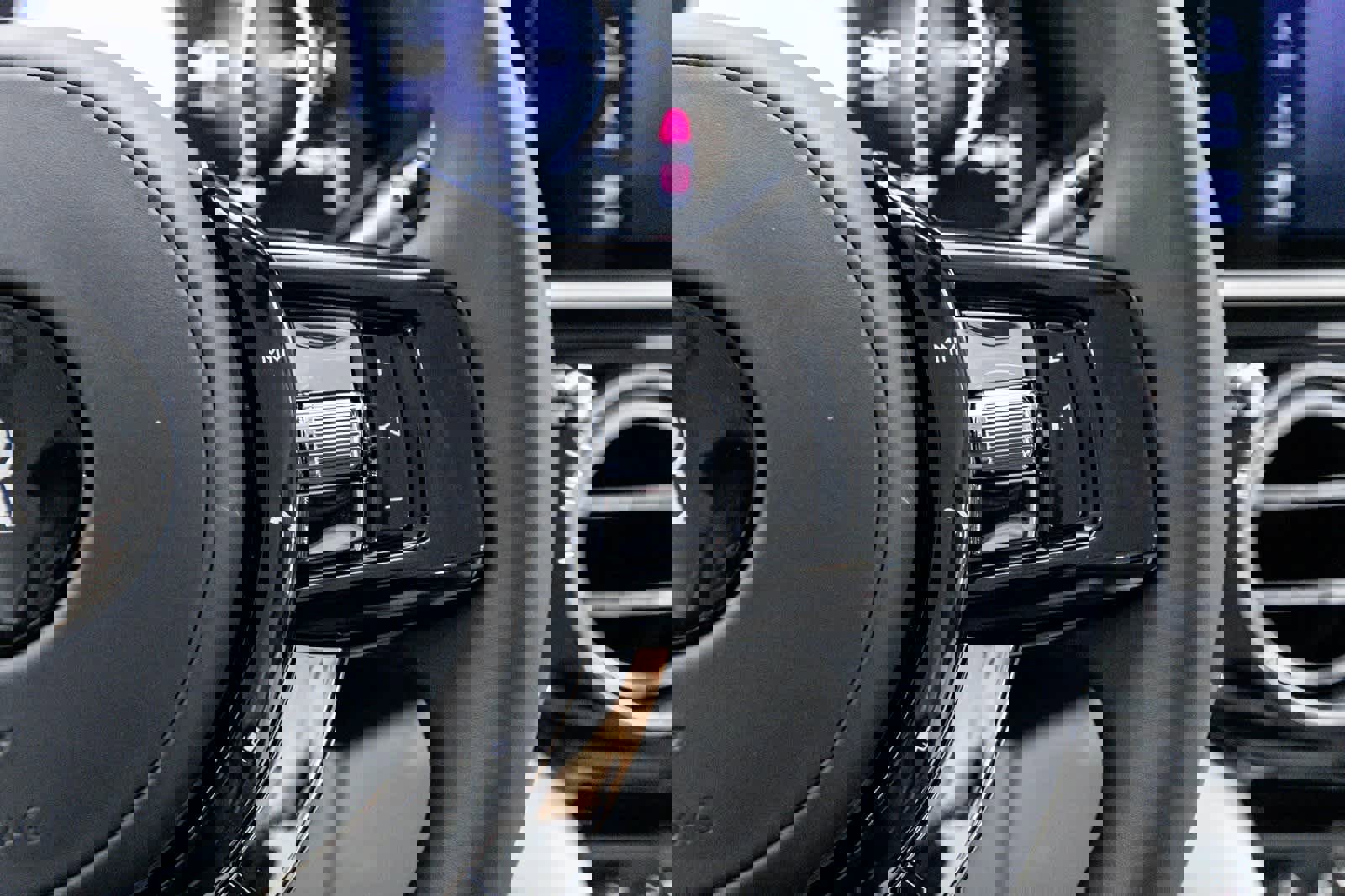 New 2025 Rolls-Royce Spectre image 25