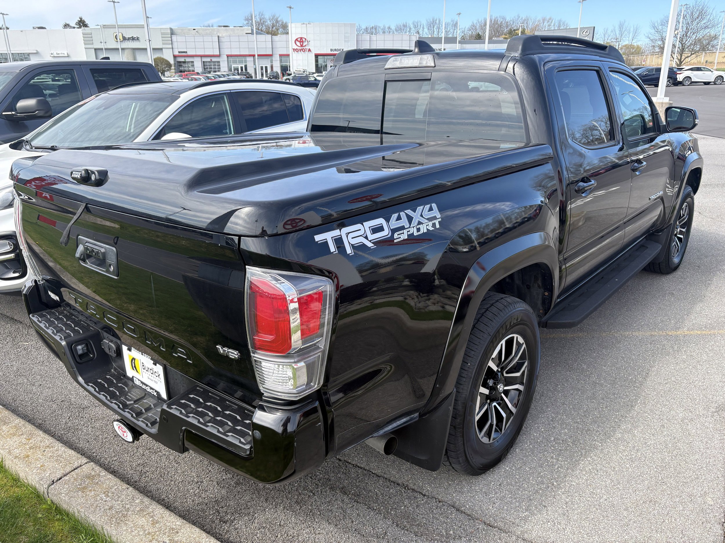 Certified 2023 Toyota Tacoma TRD Sport w/ Technology Package AWD/4WD image 6