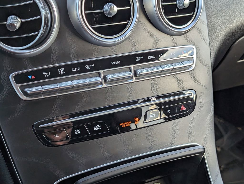 Used 2021 Mercedes-Benz GLC 300 4MATIC image 30