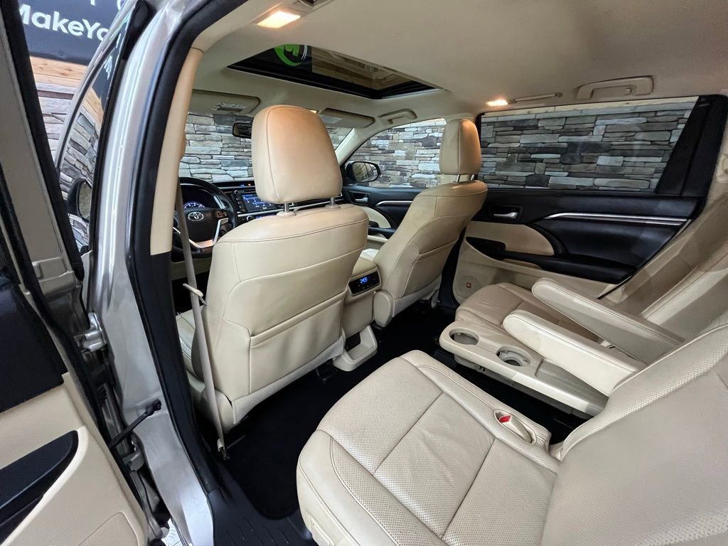 Used 2015 Toyota Highlander Limited AWD/4WD image 35