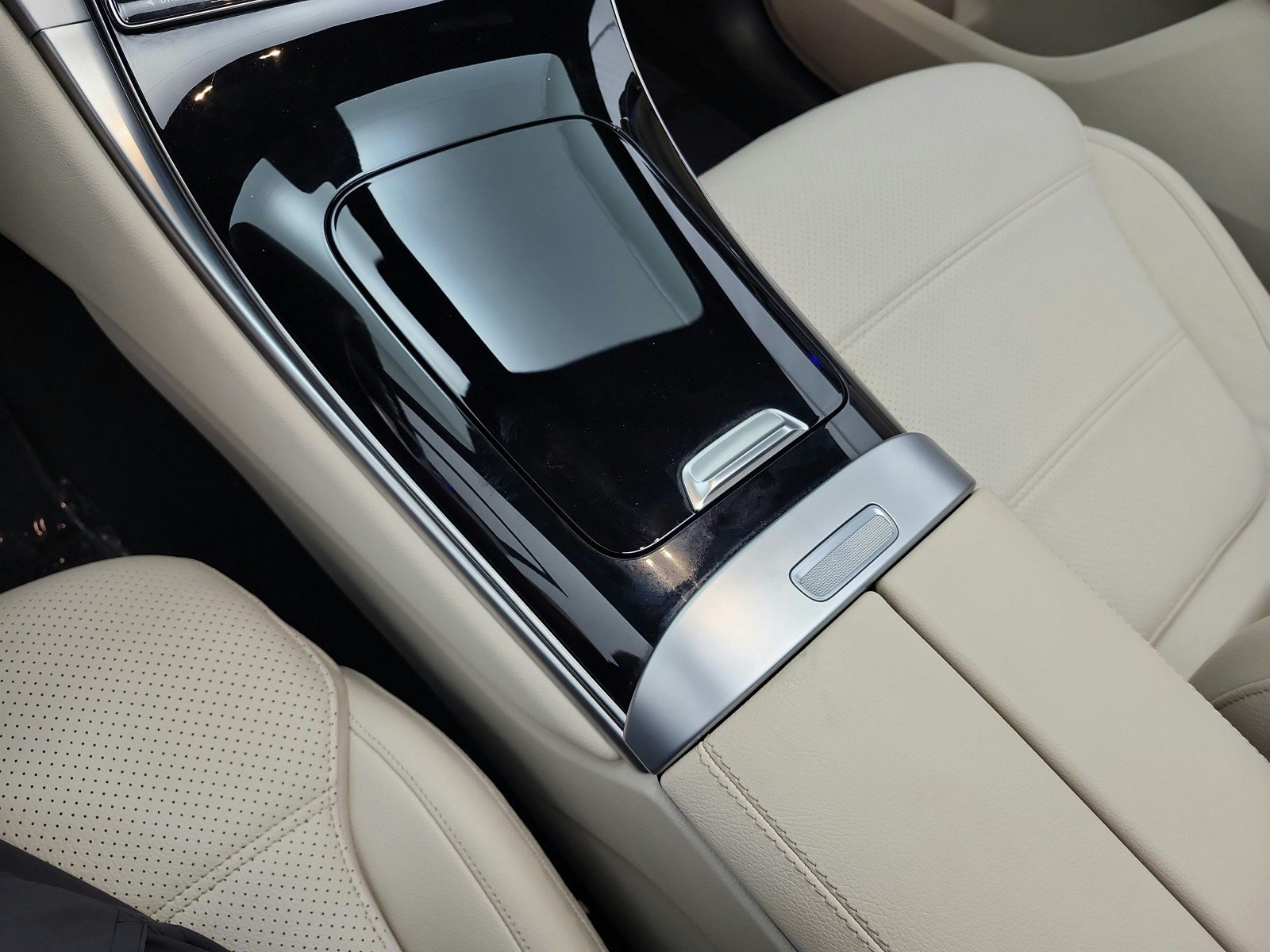 Used 2023 Mercedes-Benz GLC 300 image 13