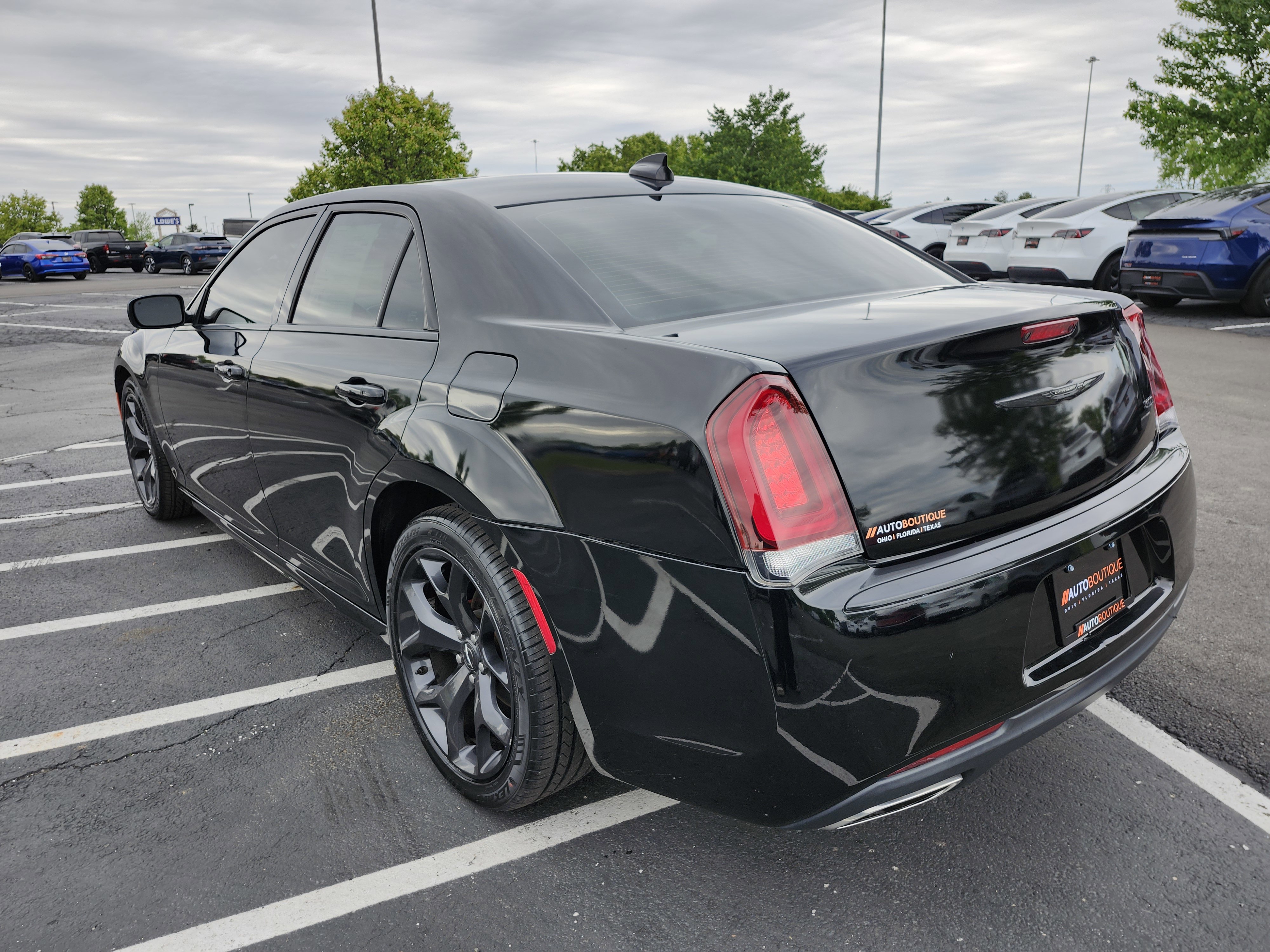 Used 2020 Chrysler 300 Touring L w/ Quick Order Package 2EF RWD image 16
