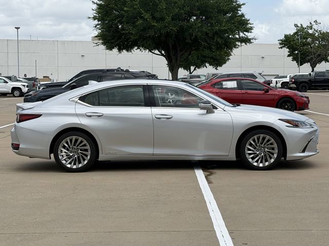 Used 2019 Lexus ES 300h w/ Accessory Package 2 FWD image 3