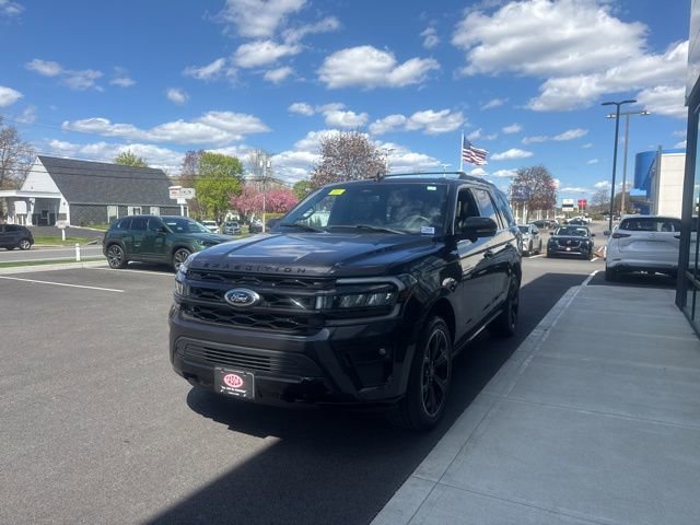 Used 2023 Ford Expedition Limited AWD/4WD image 7