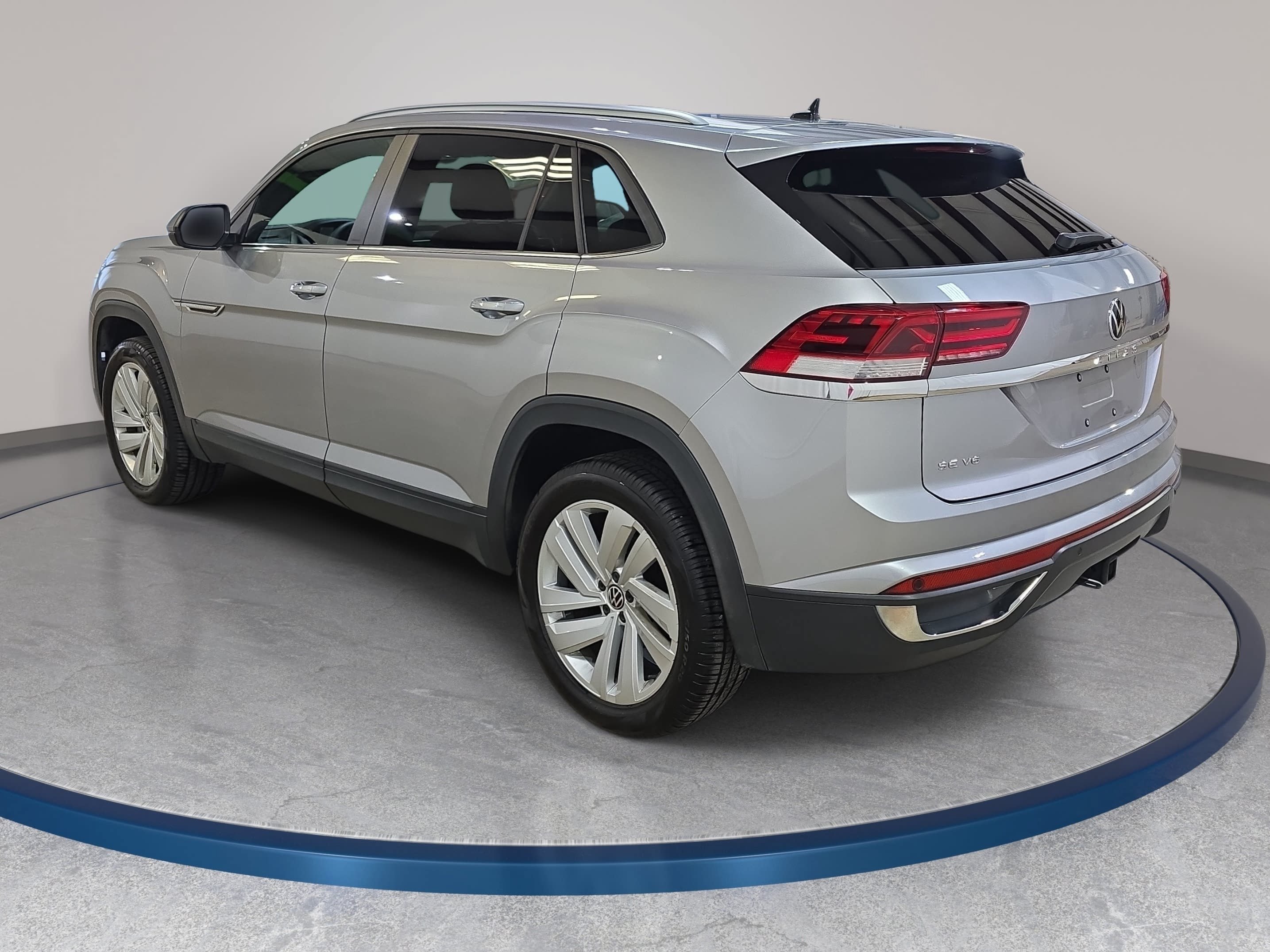 Used 2022 Volkswagen Atlas Cross Sport SE FWD image 8