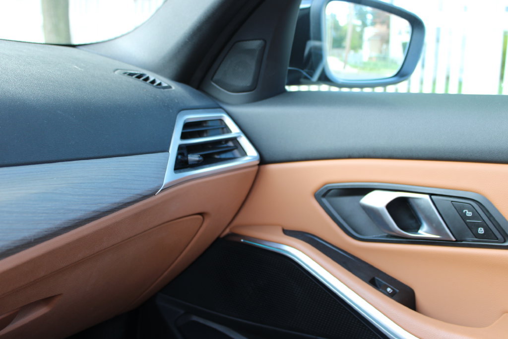 Used 2025 BMW 330i Sedan RWD image 19