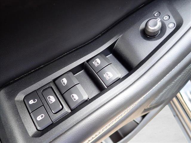 Used 2023 Jeep Grand Cherokee Altitude AWD/4WD image 15