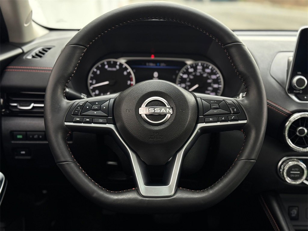 Used 2025 Nissan Sentra SR w/ SR Premium Package image 14
