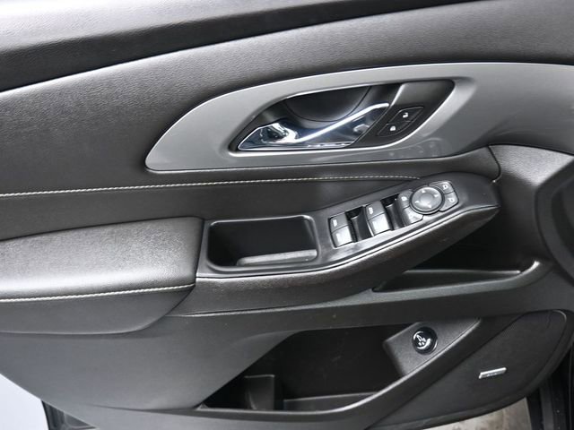 Used 2023 Chevrolet Traverse LT w/ LT Premium Package image 13
