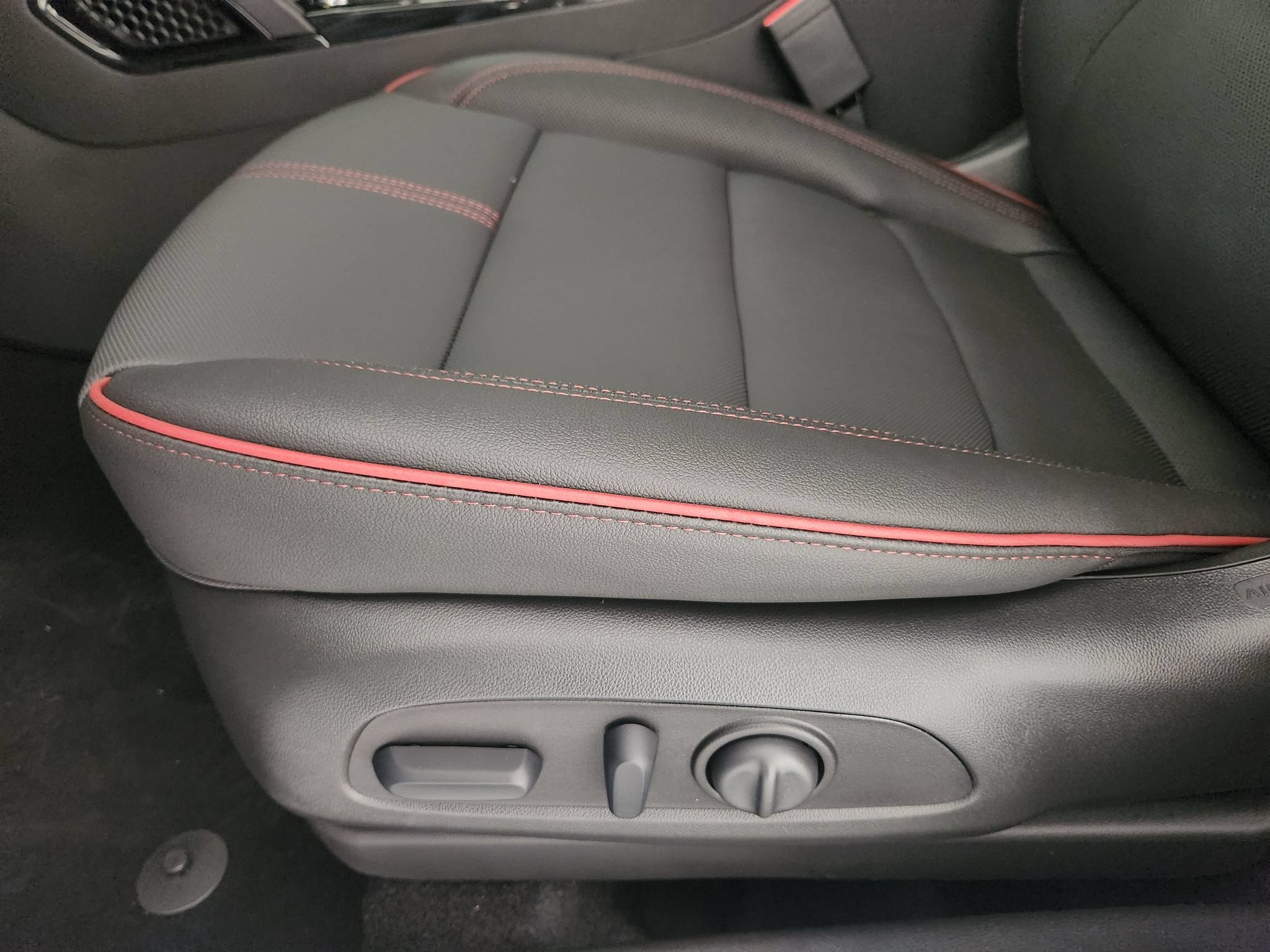 New 2026 Chevrolet TrailBlazer RS w/ Convenience Package FWD image 23