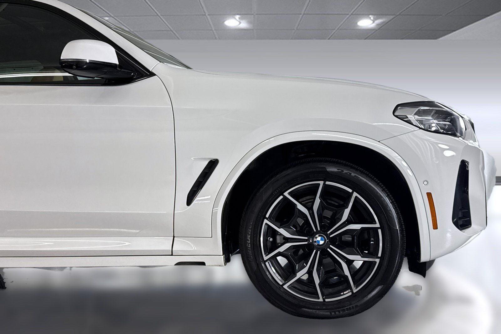 Used 2024 BMW X3 xDrive30i w/ M Sport Package AWD/4WD image 35
