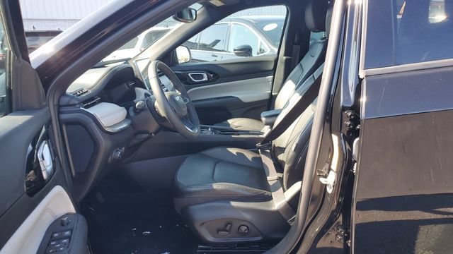 Used 2023 Jeep Compass Limited w/ Elite Group AWD/4WD image 5