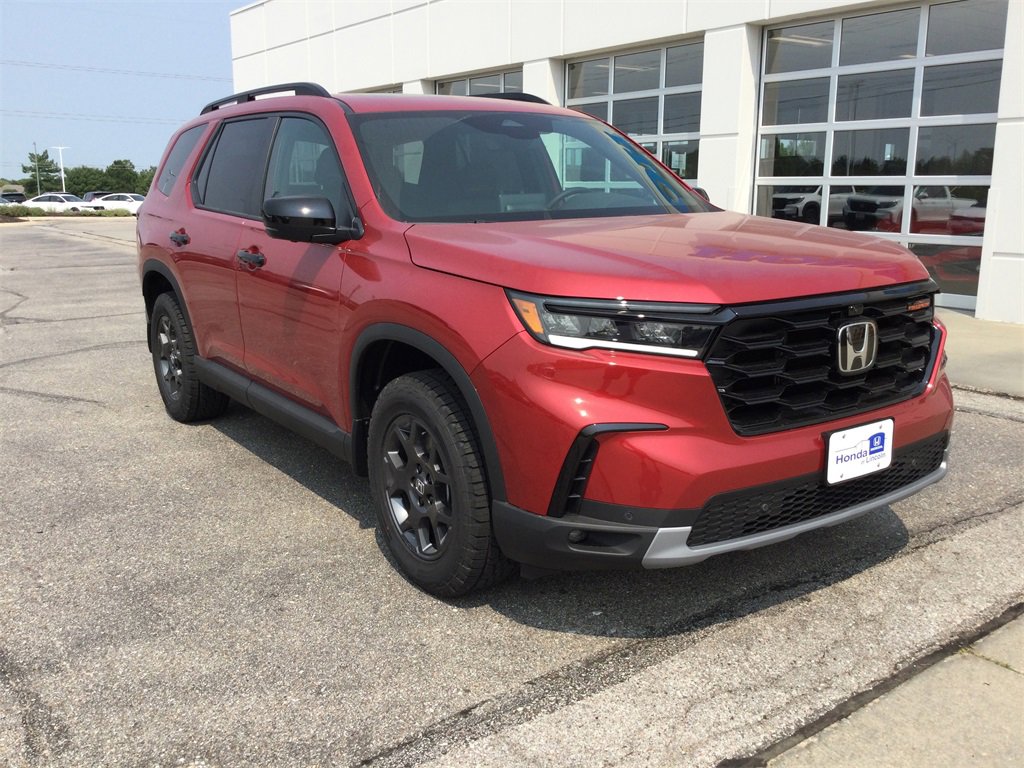 New 2025 Honda Pilot TrailSport image 3