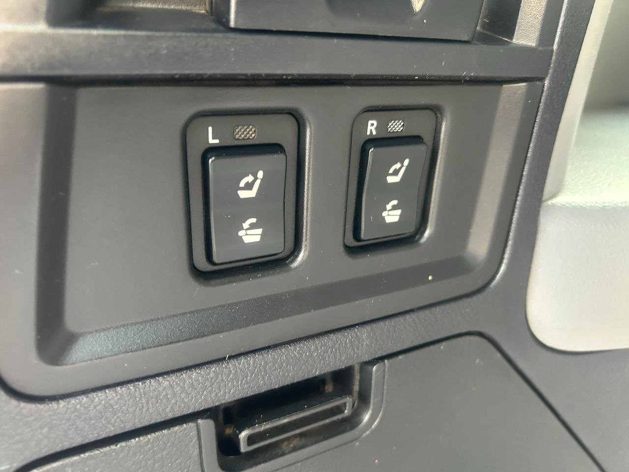 Used 2016 Toyota Sequoia SR5 w/ Premium Package image 16