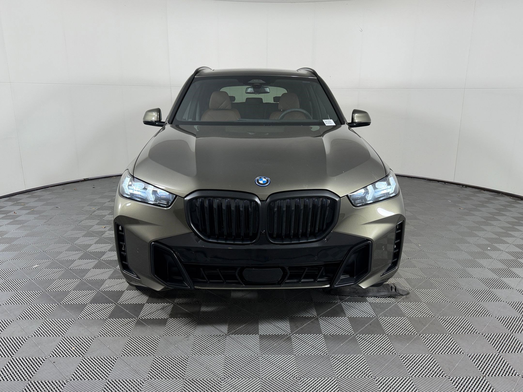 New 2026 BMW X5 xDrive50e w/ M Sport Package AWD/4WD image 6