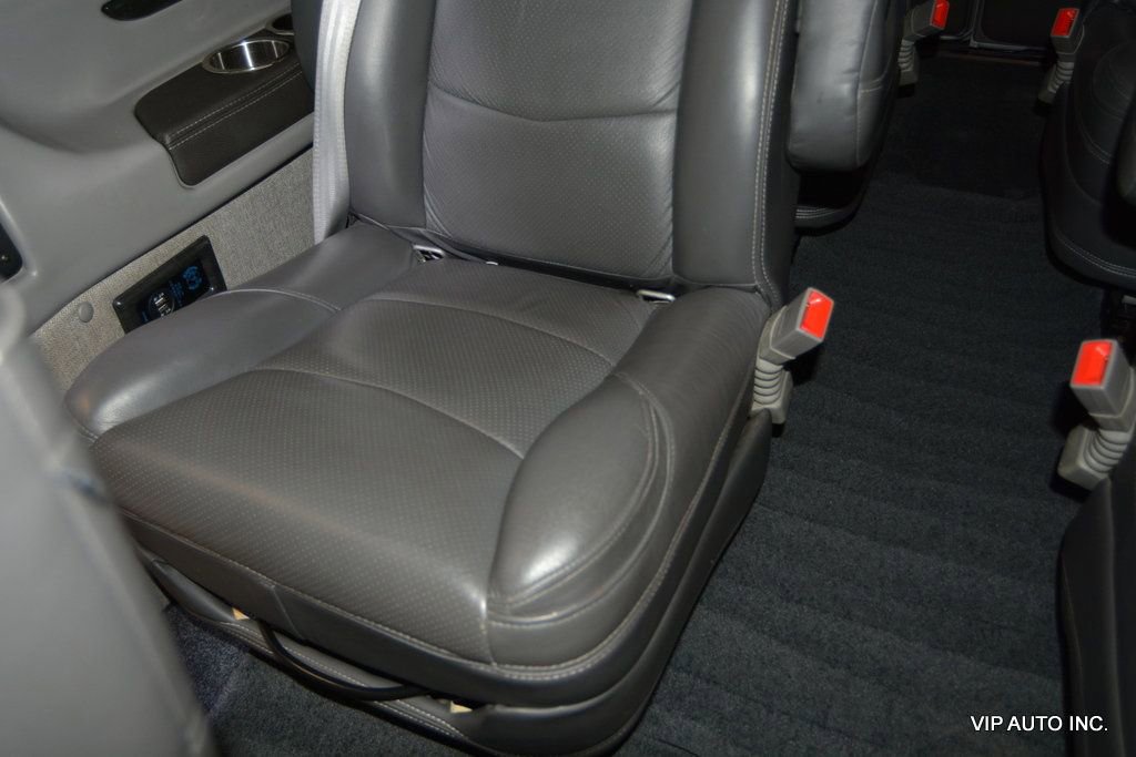 Used 2020 GMC Savana 2500 Extended w/ Enhanced Convenience Package image 37