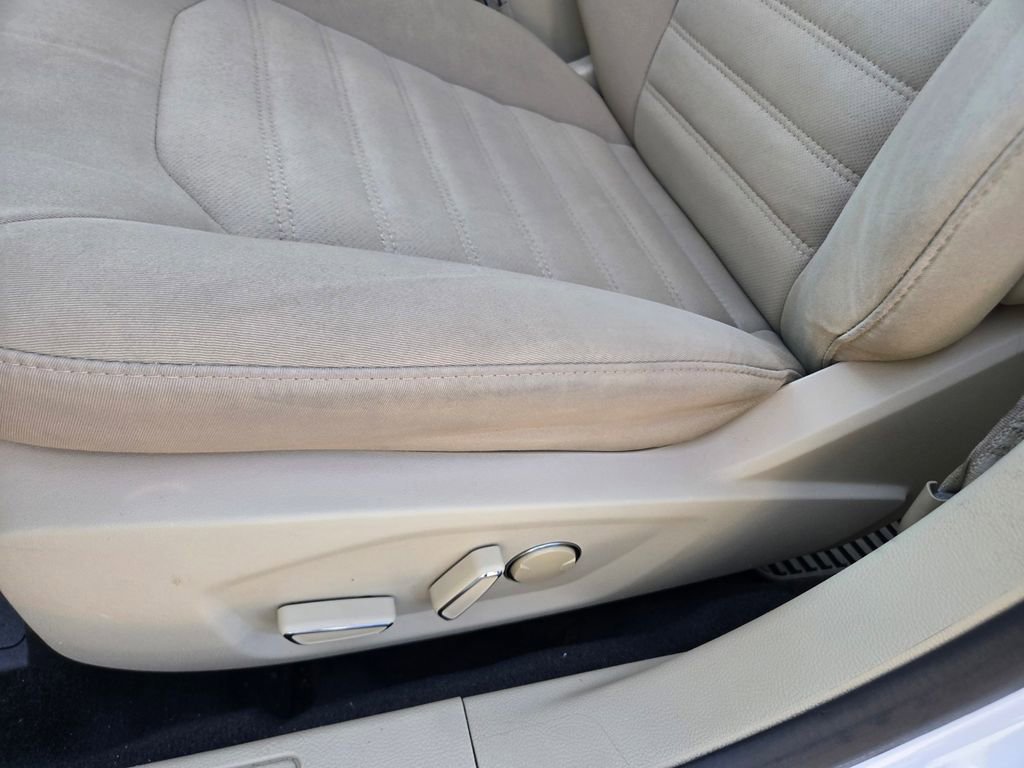 Used 2013 Ford Fusion SE image 24