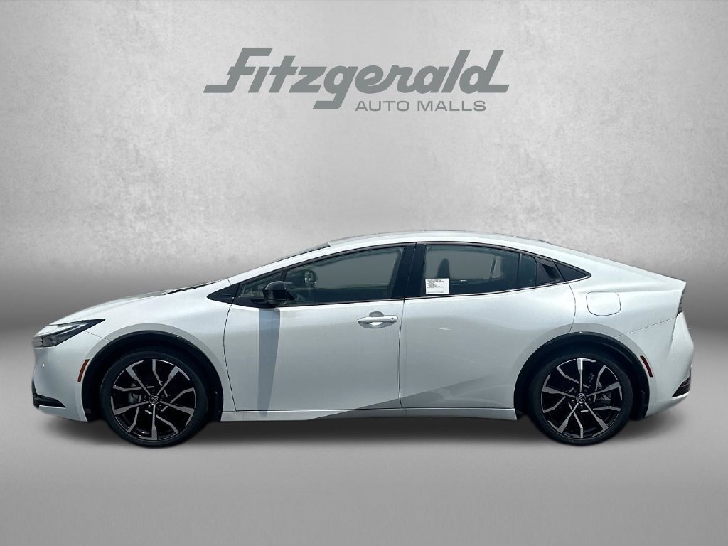 New 2026 Toyota Prius Plug-In Hybrid FWD image 4