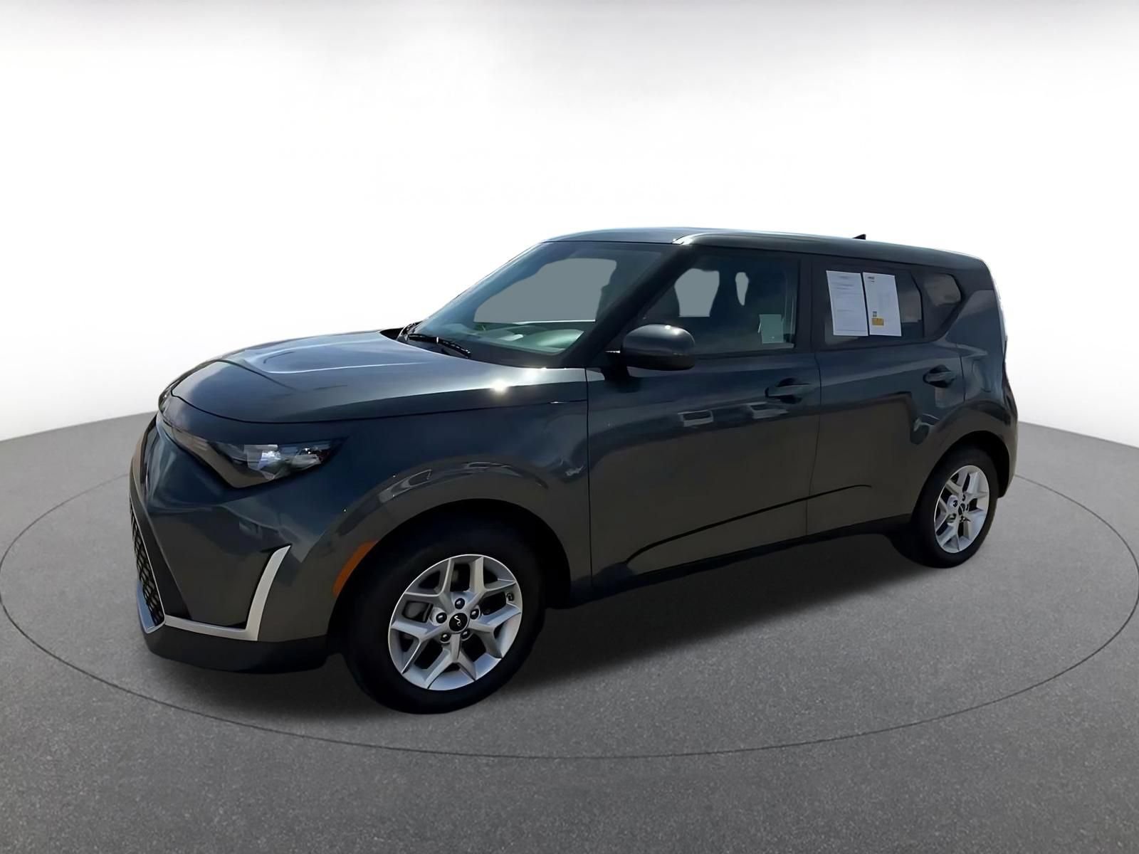 Used 2025 Kia Soul LX w/ LX Technology Package FWD image 6