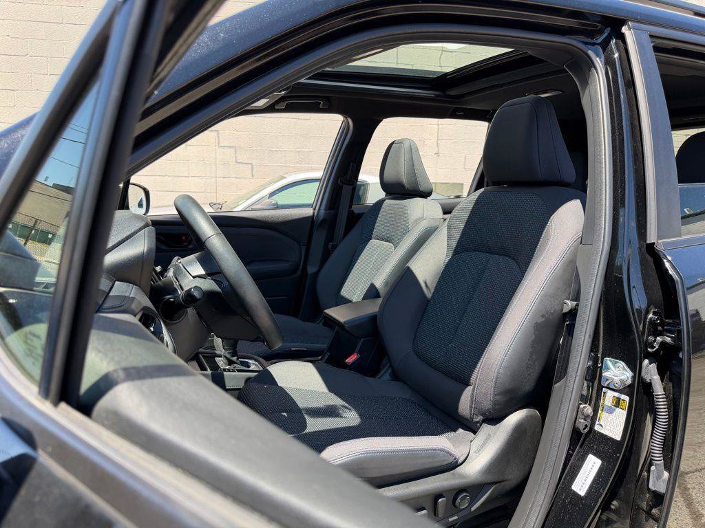 Used 2025 Subaru Forester Premium AWD/4WD image 23