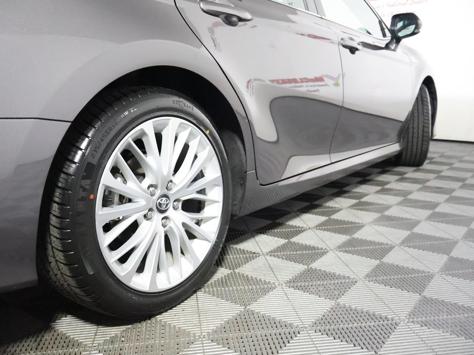 Used 2020 Toyota Camry XLE FWD image 10
