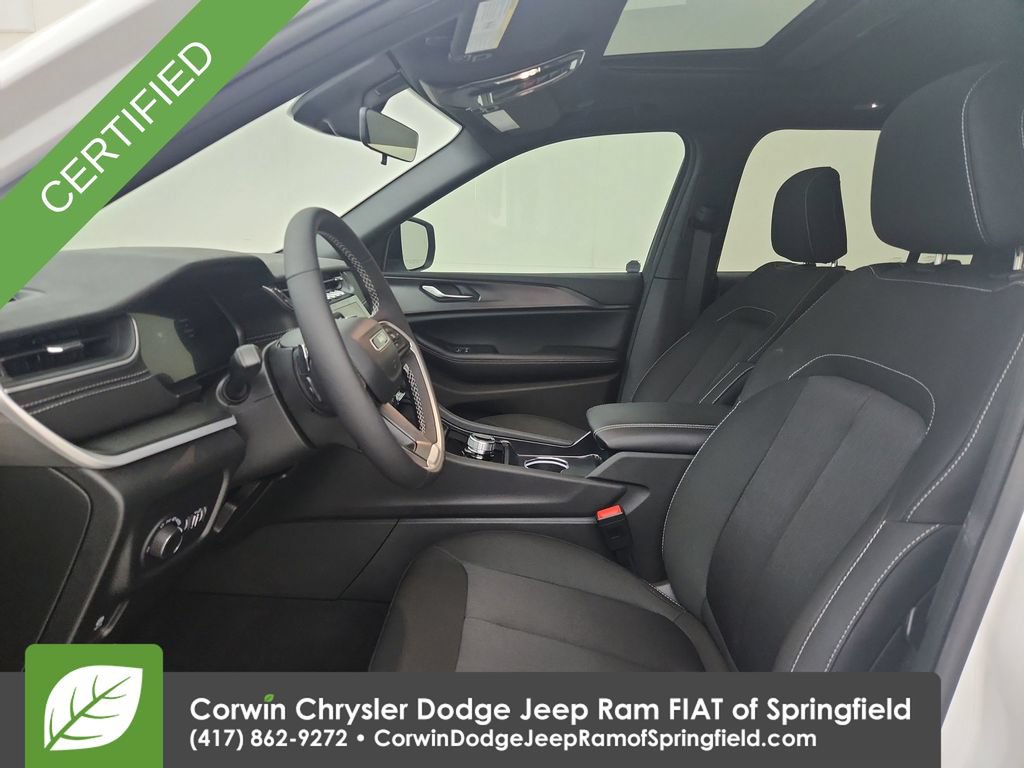 Certified 2026 Jeep Grand Cherokee Laredo X AWD/4WD image 18
